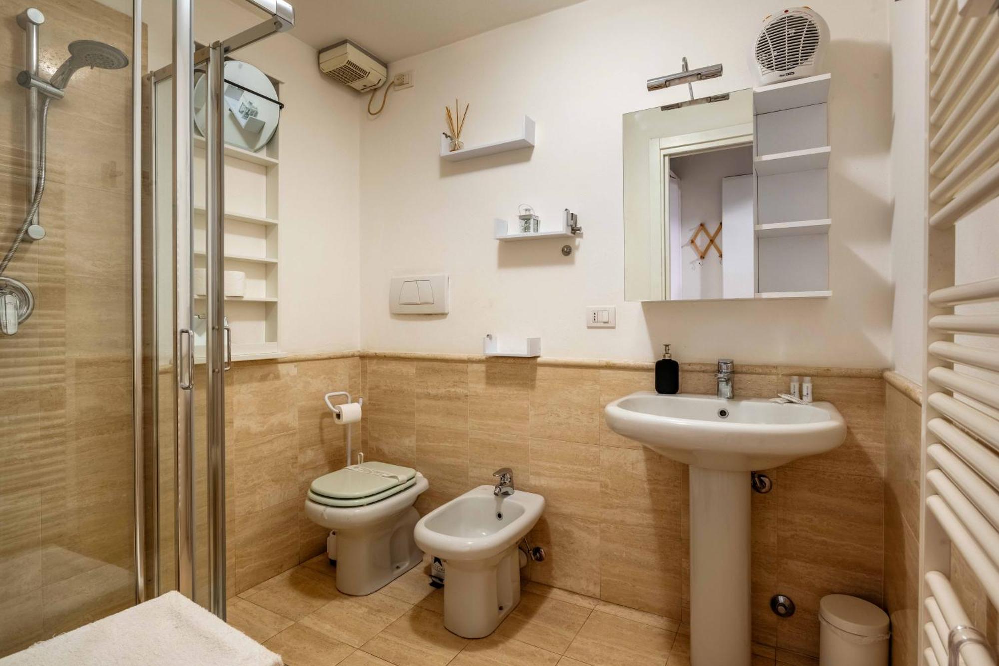 מילאנו One Bedroom Apartment With Terrace Near Duomo מראה חיצוני תמונה