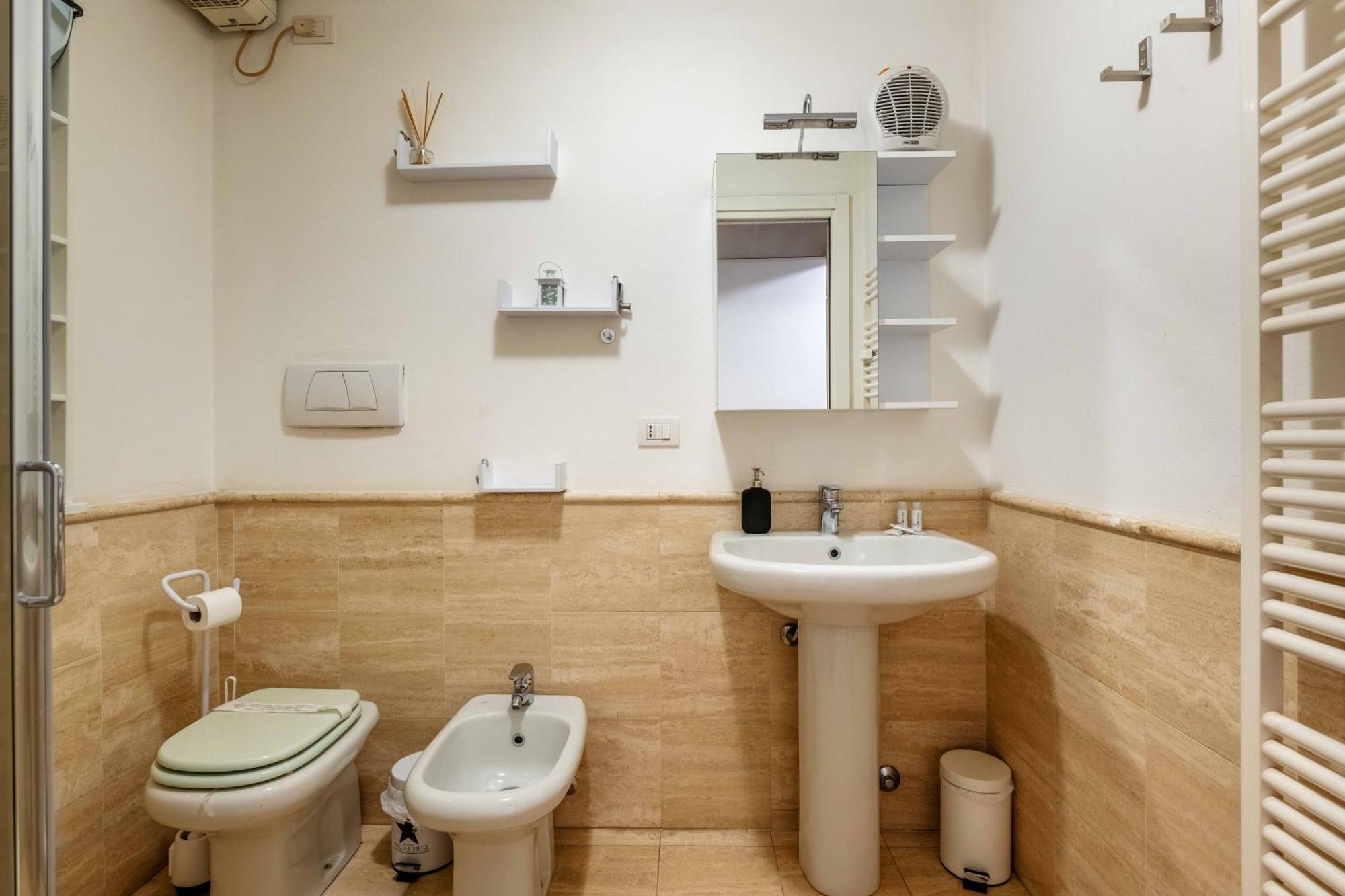 מילאנו One Bedroom Apartment With Terrace Near Duomo מראה חיצוני תמונה